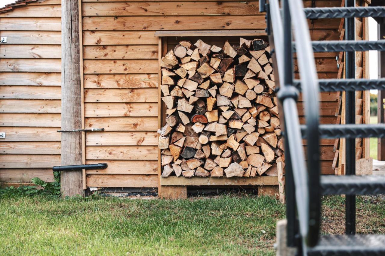 The Treehouse At Humblebee Hall Worcester Exterior foto